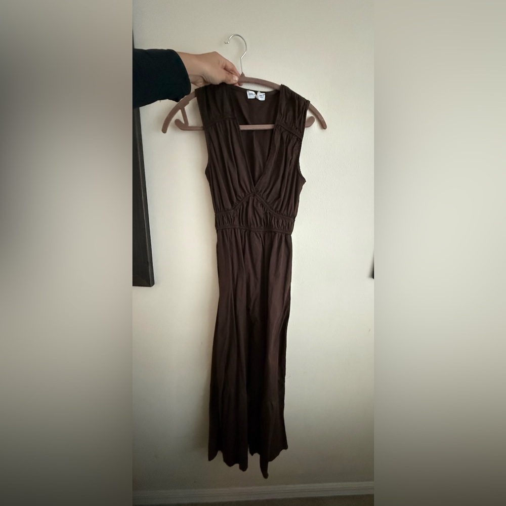 Sleeveless Brown V-Neck Maxi Dress
